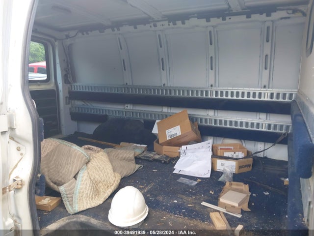 Chevrolet Express 2500 Work Van 2018 1GCWGAFP1J1165471 Image 8
