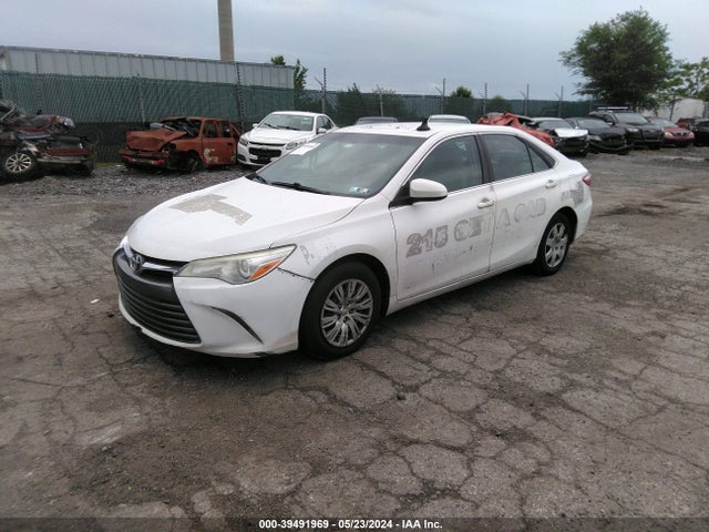 Toyota CAMRY LE 2015 4T1BF1FK7FU106948 Image 2
