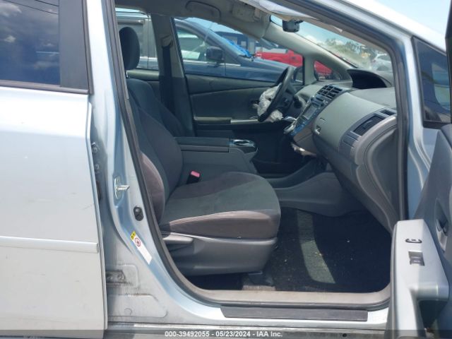 JTDZN3EU7EJ001556 Toyota Prius V Three
