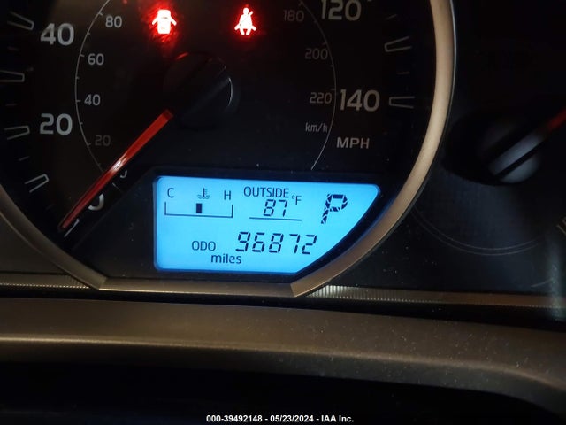 Toyota RAV4 LE 2014 JTMZFREVXED031366 Image 16