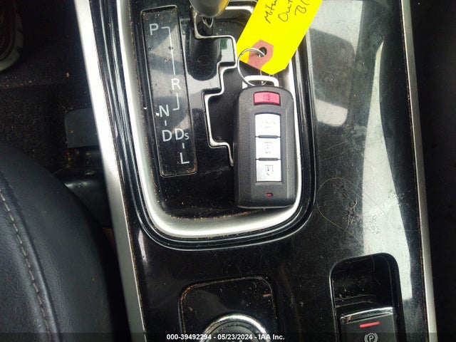 JA4AZ3A35KZ027580 Mitsubishi Outlander Sel