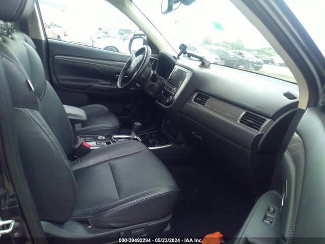 JA4AZ3A35KZ027580 Mitsubishi Outlander Sel