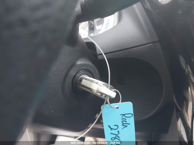 Toyota COROLLA LE 2018 5YFBURHE1JP822783 Image 11