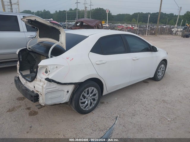 Toyota COROLLA LE 2018 5YFBURHE1JP822783 Image 4