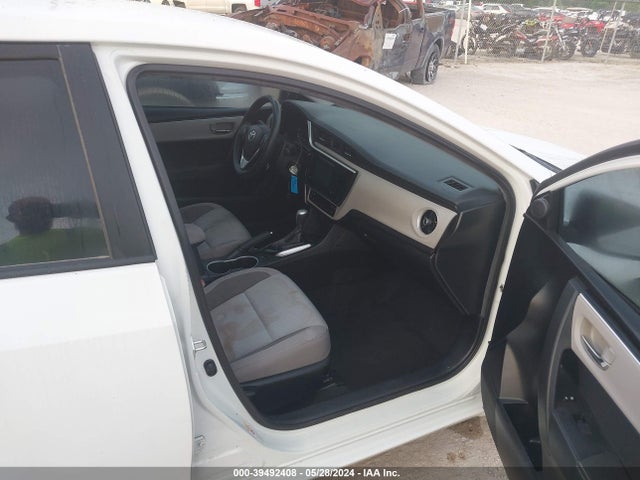 Toyota COROLLA LE 2018 5YFBURHE1JP822783 Image 5