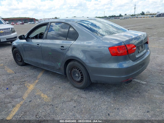 3VW1K7AJ0EM441949 Volkswagen Jetta 2.0l S