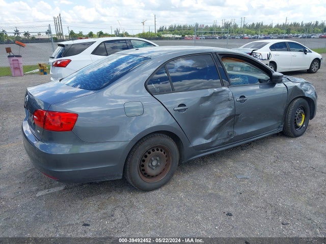 3VW1K7AJ0EM441949 Volkswagen Jetta 2.0l S