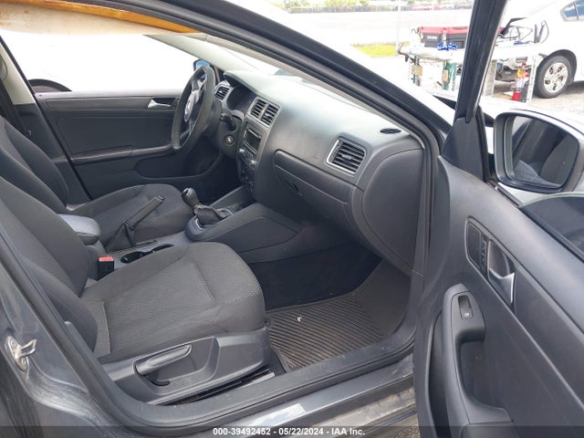 3VW1K7AJ0EM441949 Volkswagen Jetta 2.0l S
