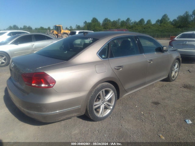 1VWBT7A3XFC027535 Volkswagen Passat 1.8t Se