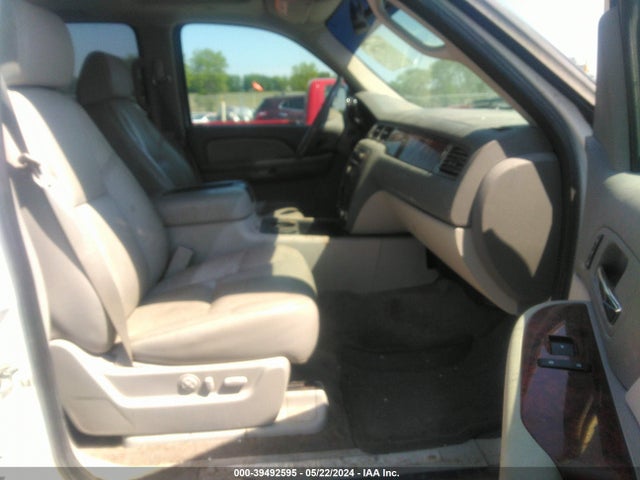 2009 CHEVROLET AVALANCHE 3GNFK32309G129059 Photo 4