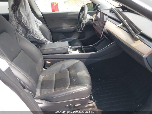 2020 TESLA MODEL Y 5YJYGDEE7LF016955 Photo 4