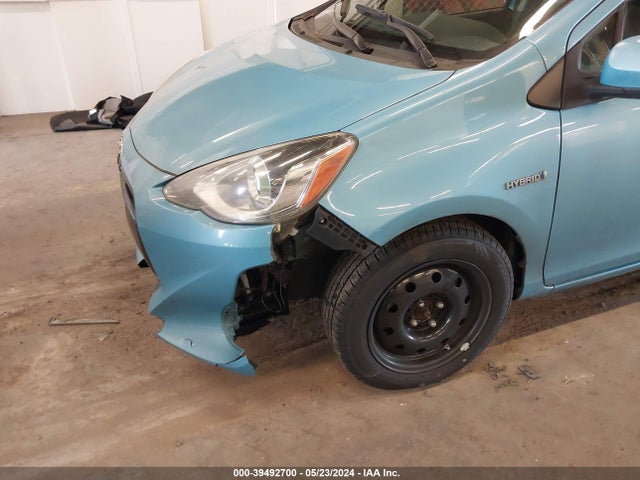 Toyota Prius C Three 2015 JTDKDTB30F1086743 Image 12