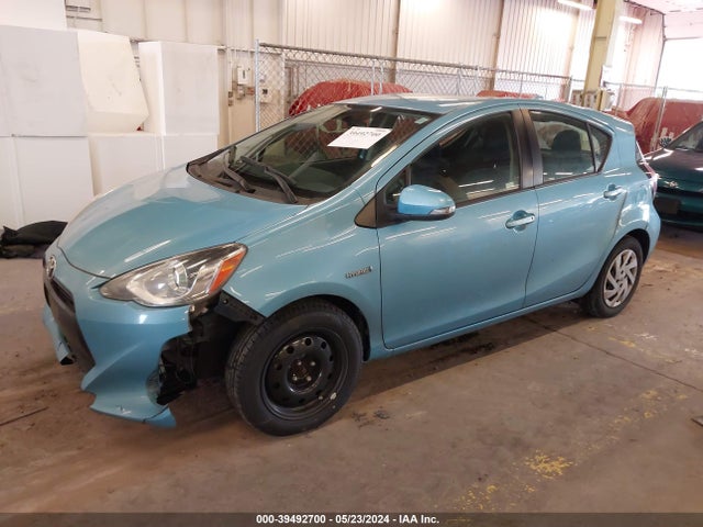 Toyota Prius C Three 2015 JTDKDTB30F1086743 Image 2