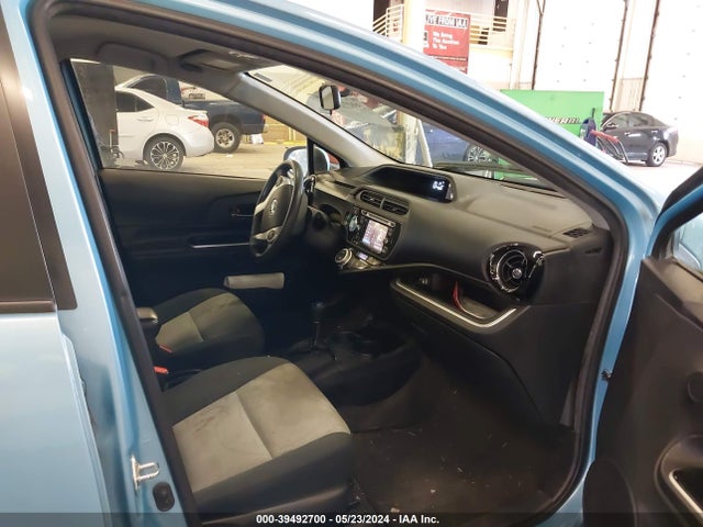Toyota Prius C Three 2015 JTDKDTB30F1086743 Image 5