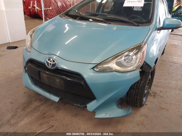 Toyota Prius C Three 2015 JTDKDTB30F1086743 Image 6
