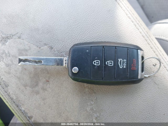 KIA Optima Lx 2018 5XXGT4L35JG235173 Image 11