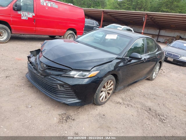 Toyota CAMRY LE 2018 JTNB11HK1J3004166 Image 2