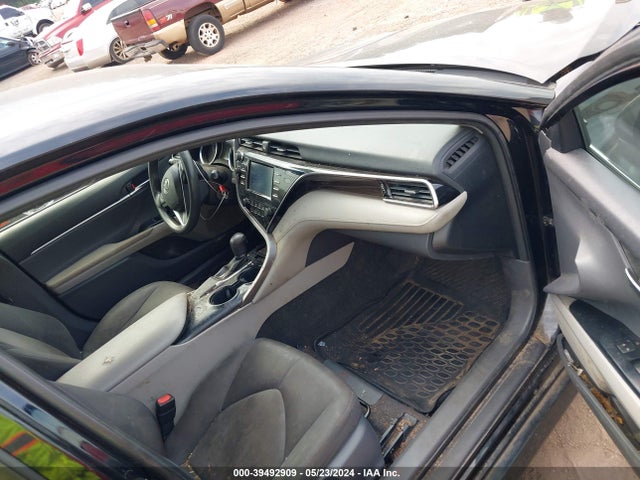 Toyota CAMRY LE 2018 JTNB11HK1J3004166 Image 5