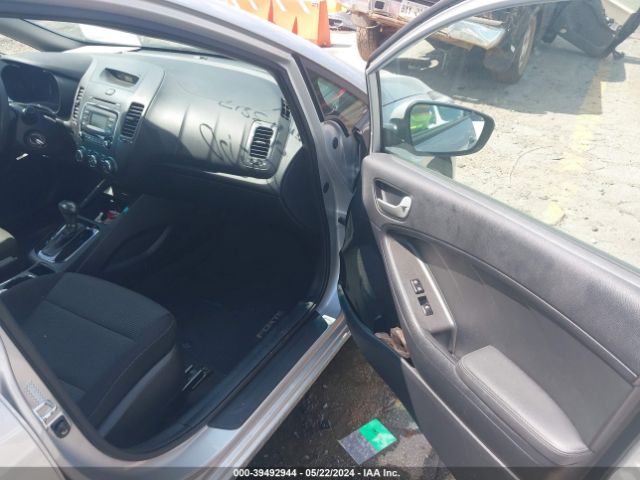 KNAFK5A80J5773817 KIA FORTE LX