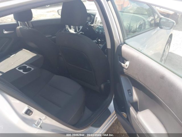 KNAFK5A80J5773817 KIA FORTE LX
