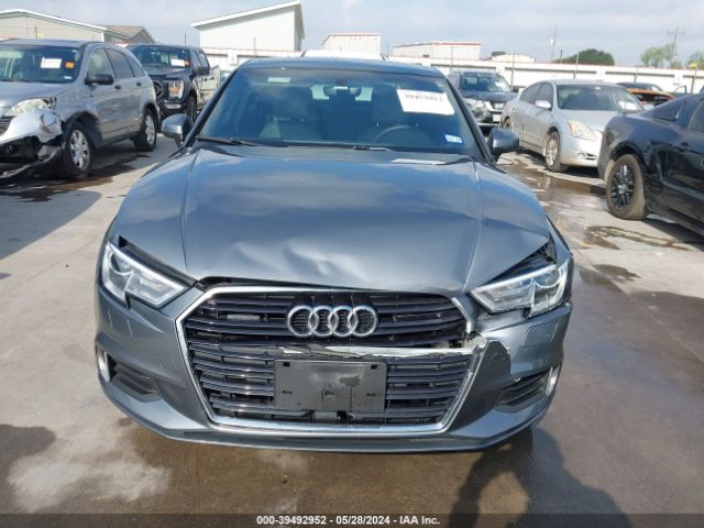 WAUBEGFF6KA096158 Audi A3 45 Premium