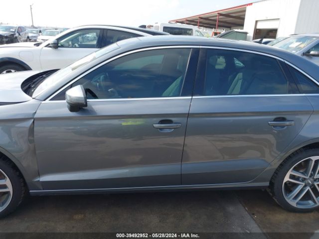 WAUBEGFF6KA096158 Audi A3 45 Premium