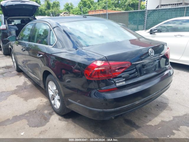 1VWAT7A38HC062928 Volkswagen Passat 1.8t S
