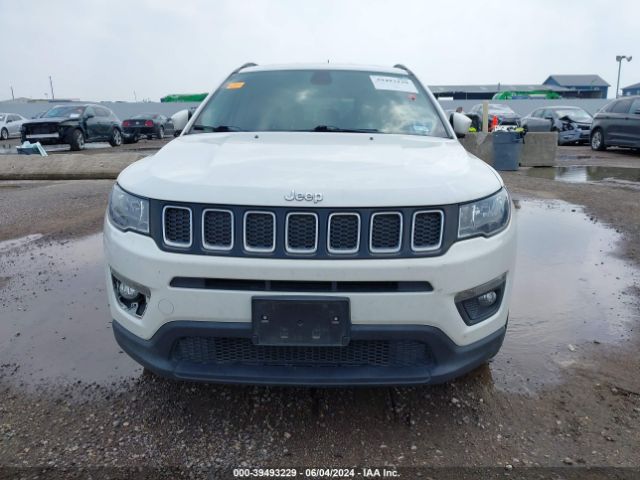 3C4NJCBB2KT743431 Jeep Compass Latitude Fwd