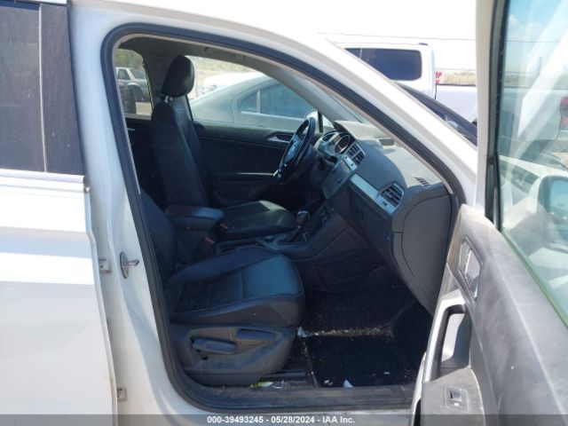 3VV2B7AX6JM028795 Volkswagen Tiguan 2.0t Se/2.0t Sel