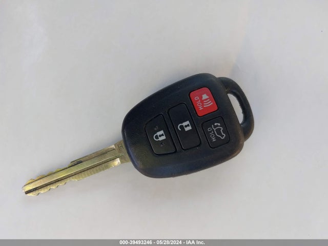 Toyota Rav4 Xle 2016 JTMRFREVXGJ090244 Image 11