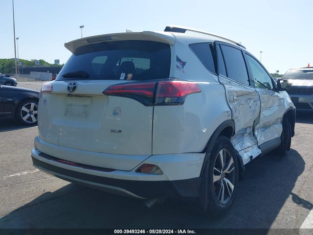 Toyota Rav4 Xle 2016 JTMRFREVXGJ090244 Image 4