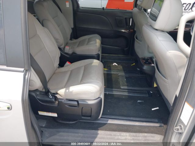 5TDYK3DCXFS544322 Toyota Sienna Limited 7 Passenger