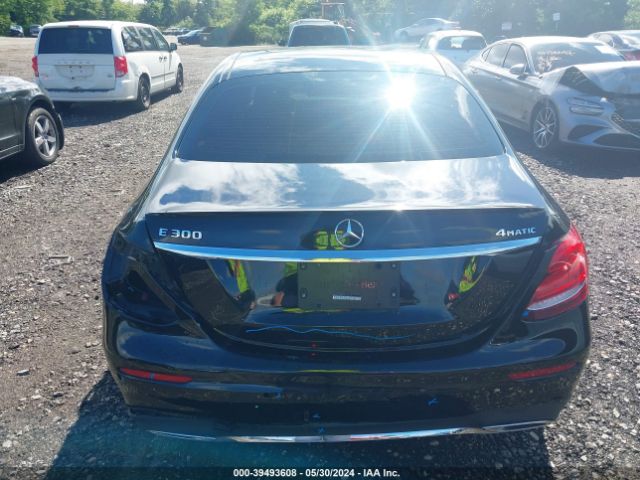 WDDZF4KB8HA240419 Mercedes-Benz E 300 4matic