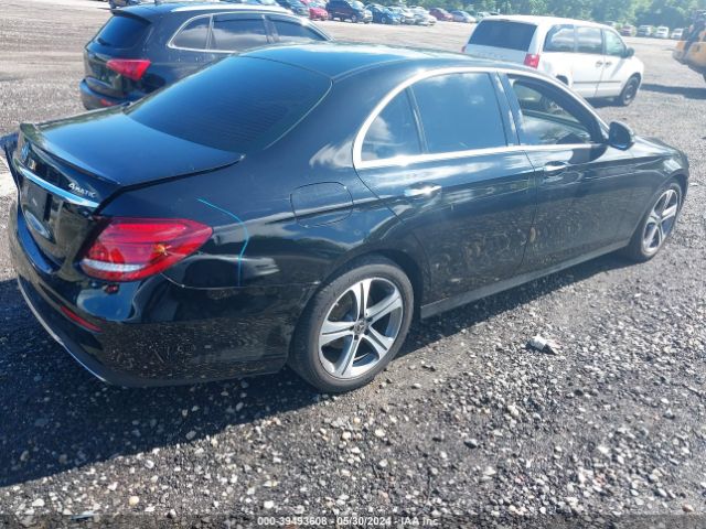 WDDZF4KB8HA240419 Mercedes-Benz E 300 4matic