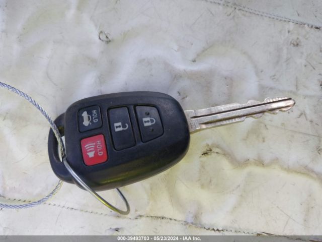 2T1BURHE9KC236883 Toyota COROLLA LE