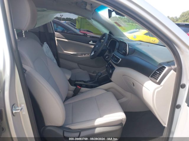 KM8J23A46KU050197 Hyundai TUCSON SE