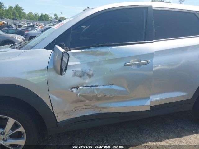 KM8J23A46KU050197 Hyundai TUCSON SE