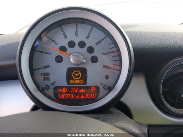 2010 MINI COOPER WMWMF3C53ATZ64033 Photo 6
