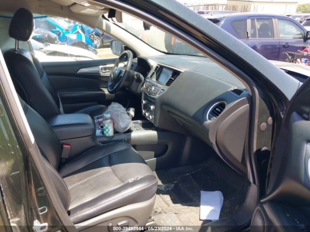 5N1DR2MM0KC637645 Nissan Pathfinder Sl