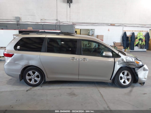 Toyota Sienna Le 8 Passenger 2017 5TDKZ3DC6HS892025 Image 13