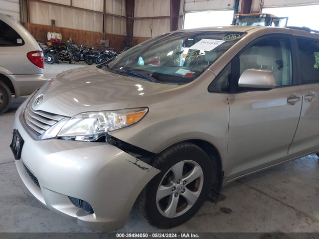 Toyota Sienna Le 8 Passenger 2017 5TDKZ3DC6HS892025 Image 17