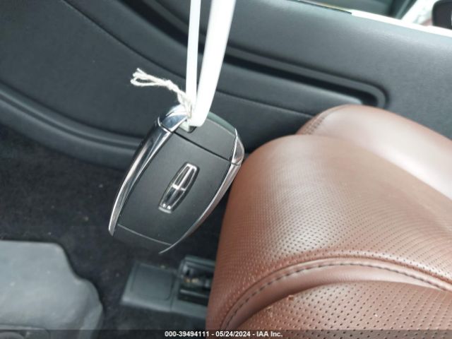 1LN6L9NC0H5620527 Lincoln Continental Reserve
