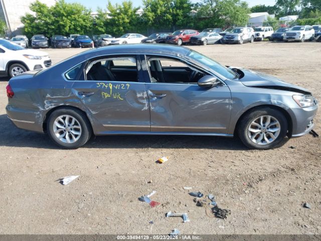 1VWAT7A3XHC006165 Volkswagen Passat 1.8t S