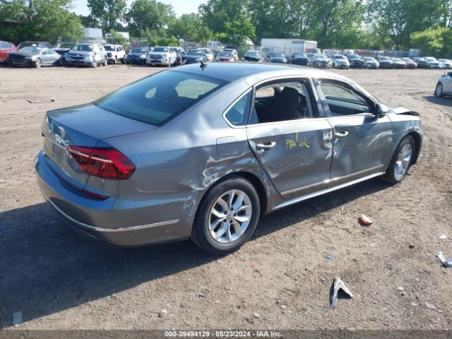 1VWAT7A3XHC006165 Volkswagen Passat 1.8t S