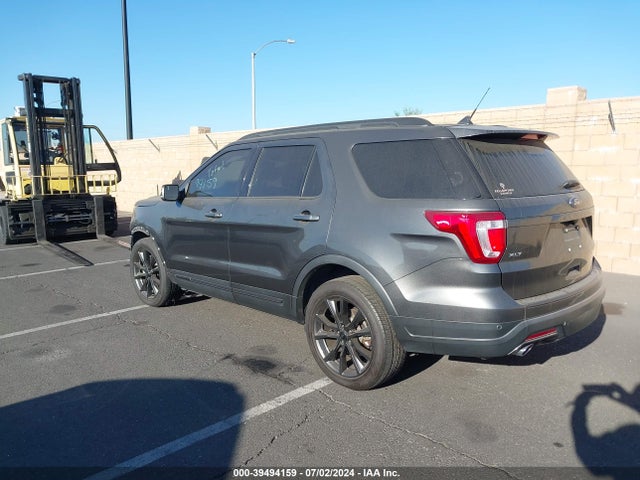 Ford EXPLORER XLT 2018 1FM5K7D89JGB09554 Image 3