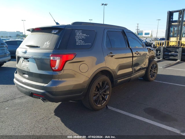 Ford EXPLORER XLT 2018 1FM5K7D89JGB09554 Image 4