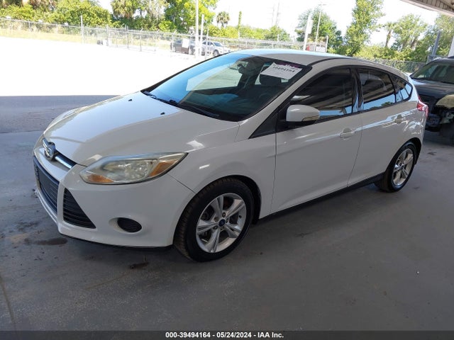 Ford FOCUS SE 2014 1FADP3K29EL264472 Image 2