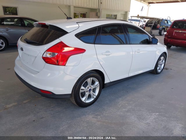 Ford FOCUS SE 2014 1FADP3K29EL264472 Image 4