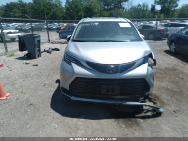 5TDBSKFCXMS016029 Toyota SIENNA LE