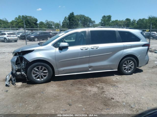 5TDBSKFCXMS016029 Toyota SIENNA LE